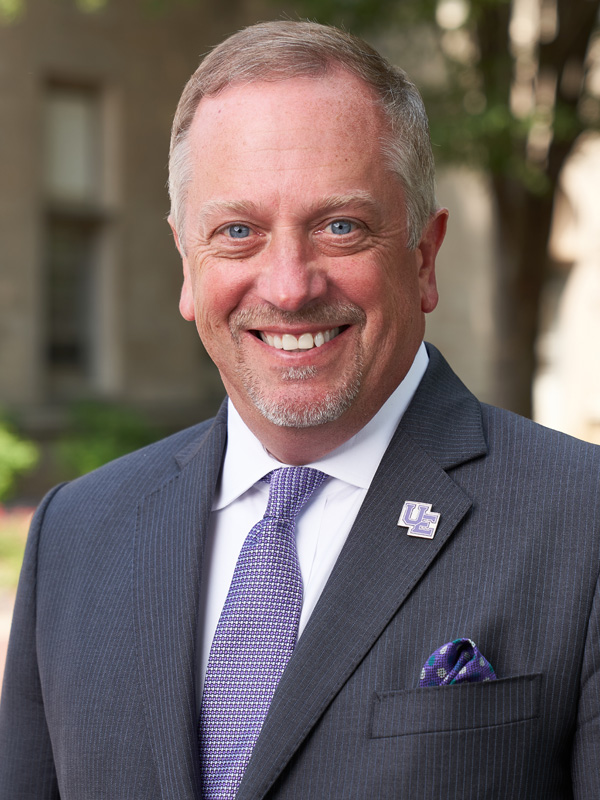 Christopher Pietruszkiewicz headshot