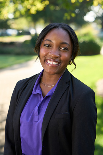 Jasmine's headshot