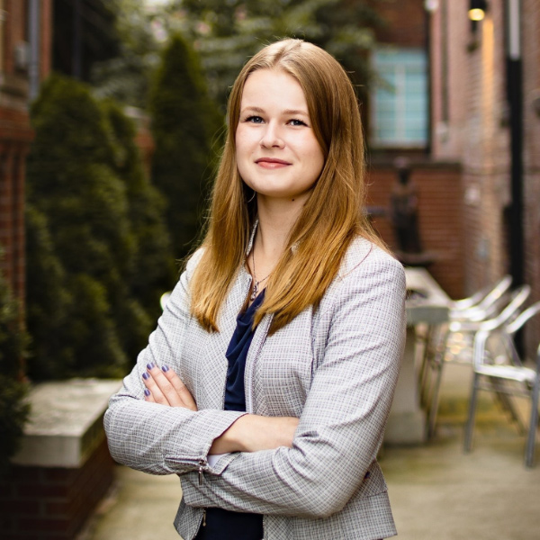 Emily's Headshot