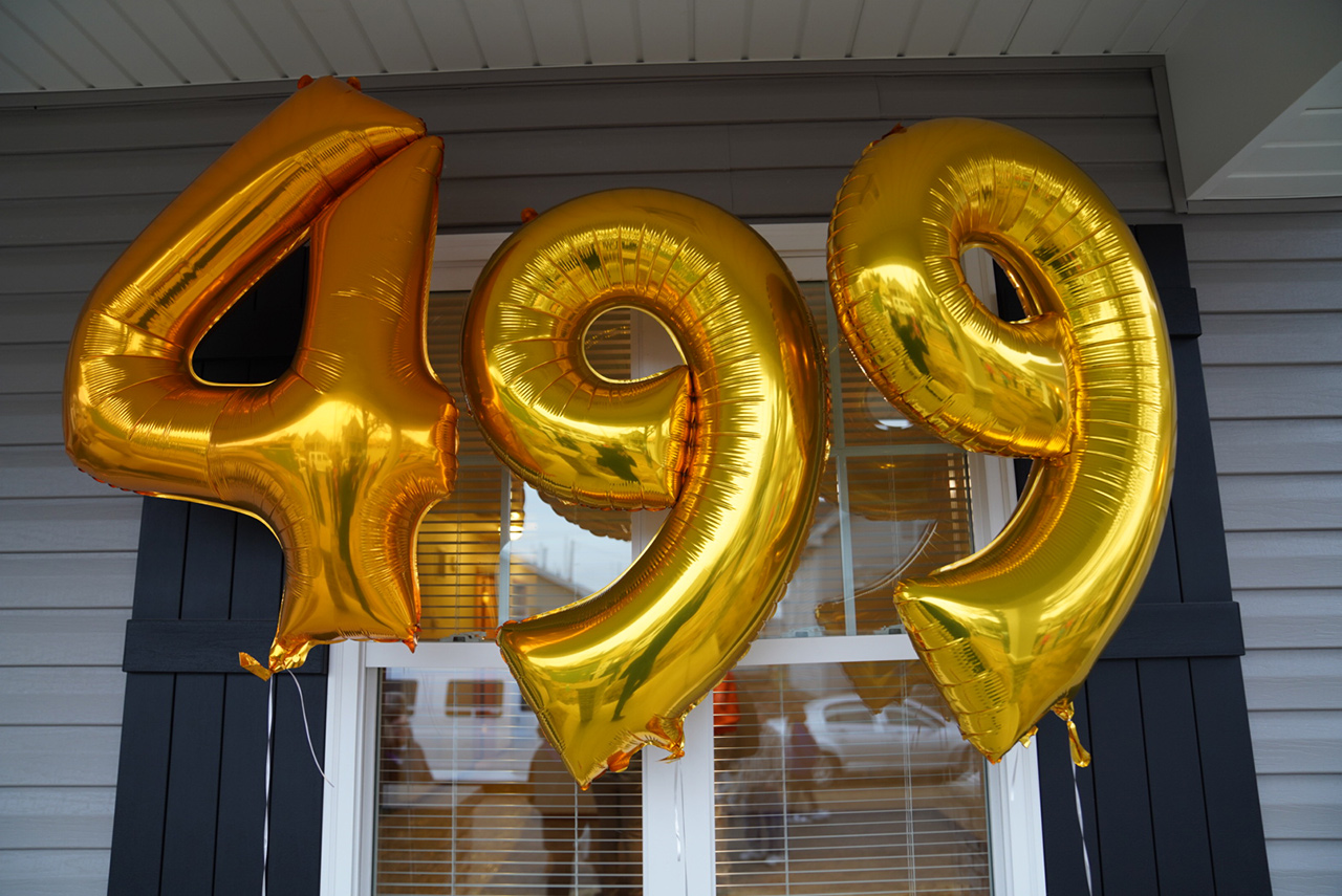 House 499 Balloons