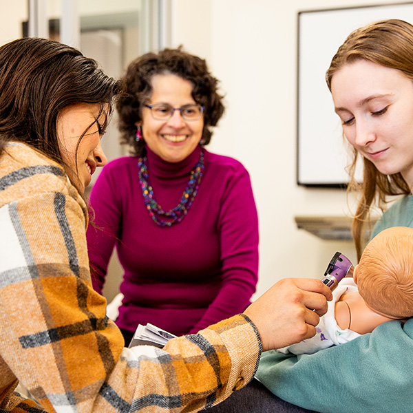Dr. Diana Rodriquez-Quevedo with students