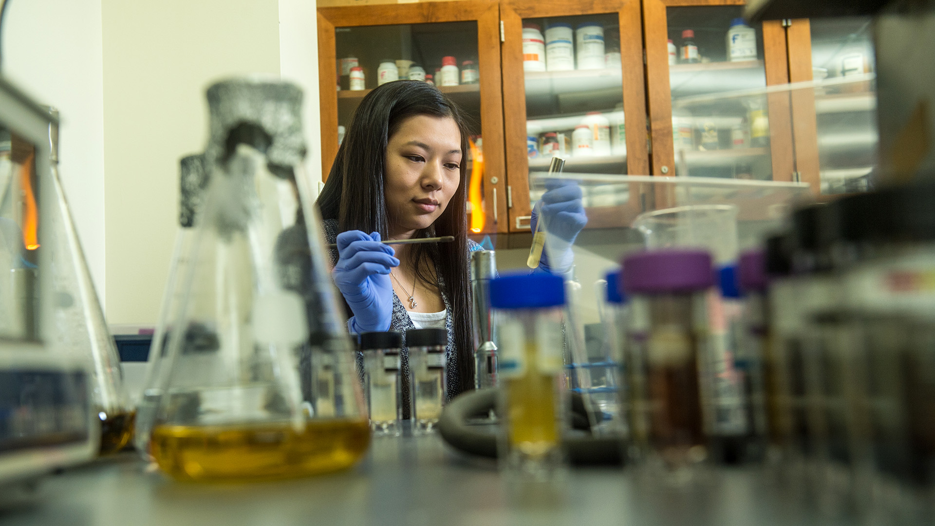 Biology student Jessica Robinson in lab