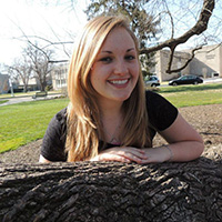 Sara Cook headshot