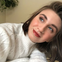 Sari Baum headshot