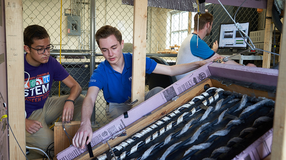 Mechanical Engineering students in shop