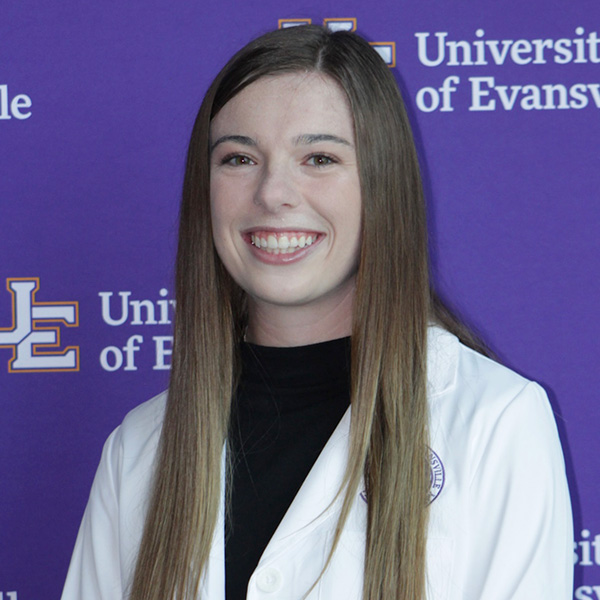 Kelsie Burrows headshot