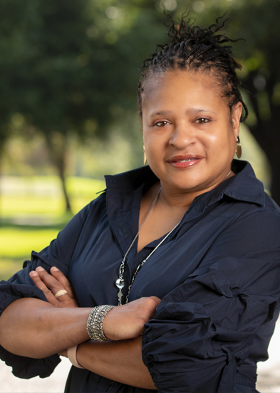 Monique Dozier headshot