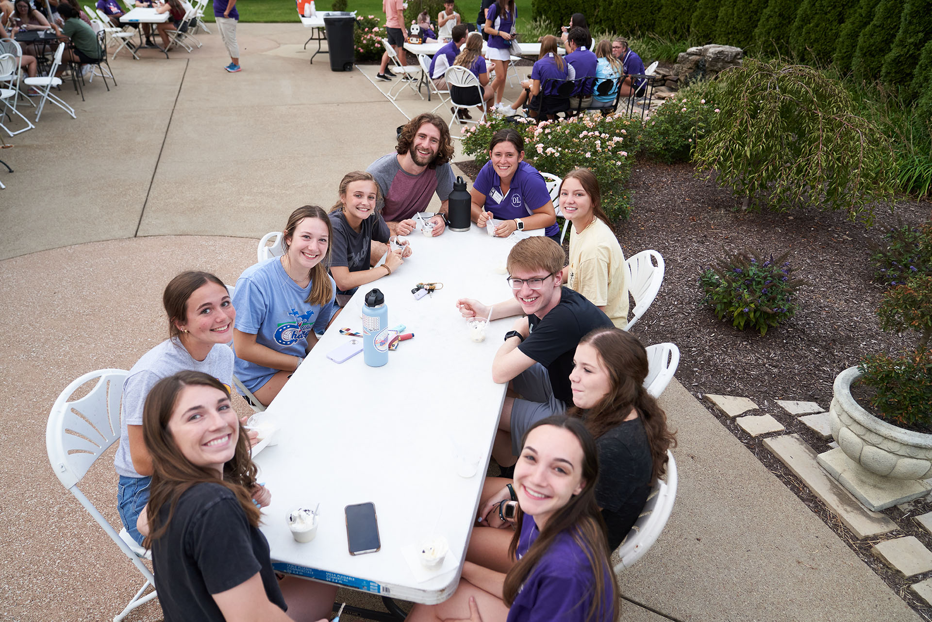 Welcome Week students meeting each other at Ice Cream social.